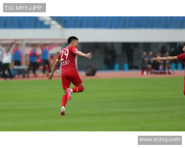 吕芯贵足球明星的崛起与奋斗历程揭秘,成就与梦想交织的精彩人生 吕芯贵足球明星的崛起与奋斗历程揭秘,成就与梦想交织的精彩人生