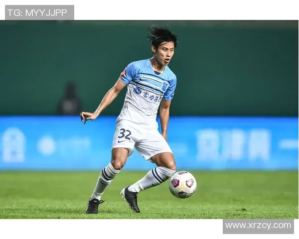 足球明星陈志钊的辉煌历程与对中国足球的深远影响探讨 足球明星陈志钊的辉煌历程与对中国足球的深远影响探讨